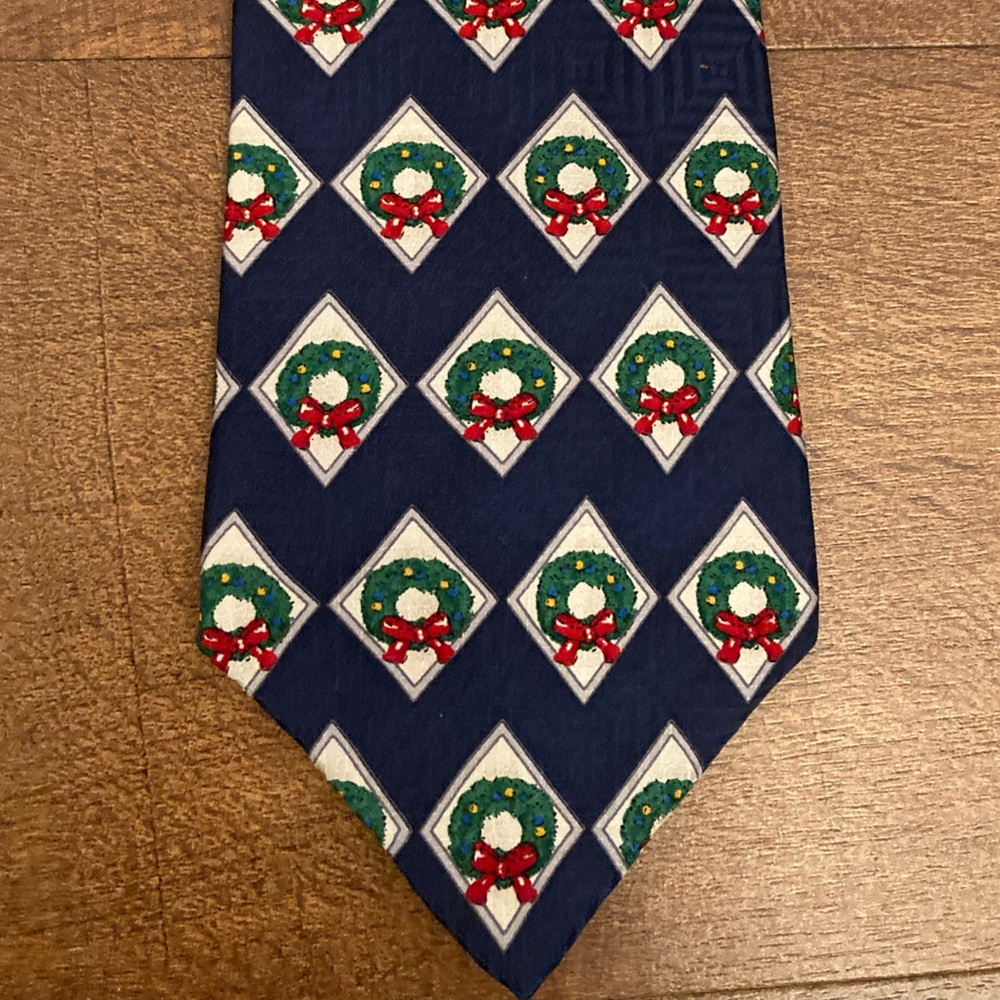 Vintage FN Festive Navy Blue Tie w/ Wreath Pattern Festive Christmas Tie EUC